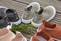 Lassig Ultrawygodne elastyczne trampki dziecięce z antypoślizgową podeszwą Splash & Fun caramel